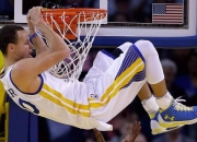 棋牌游戏-英超争冠之夜，苏亚雷斯如何以一人之魂带动全队节奏