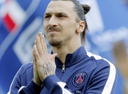 开云棋牌游戏-拉什福德魔幻舞步撕裂北欧防线，牙买加对阵丹麦一役成就个人封神之战