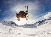 棋牌游戏-红魔利刃破三狮，比利时火力全开，欧冠级对抗下的战术碾压